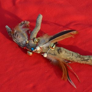 feine Spirits rufen mit dieser Rassel oder Druidenstab